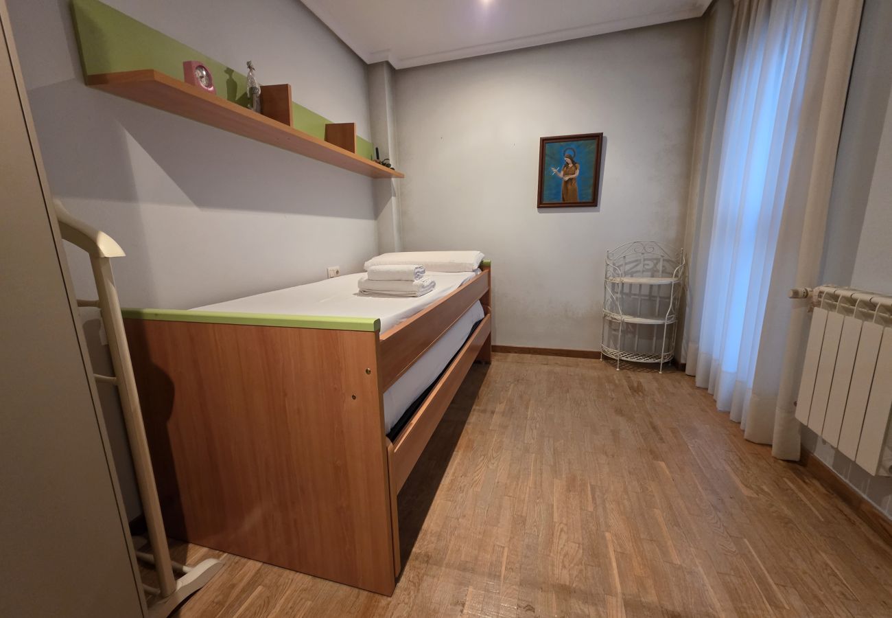 Apartment in Llanes - 15A06 Apartamento centrico en Llanes