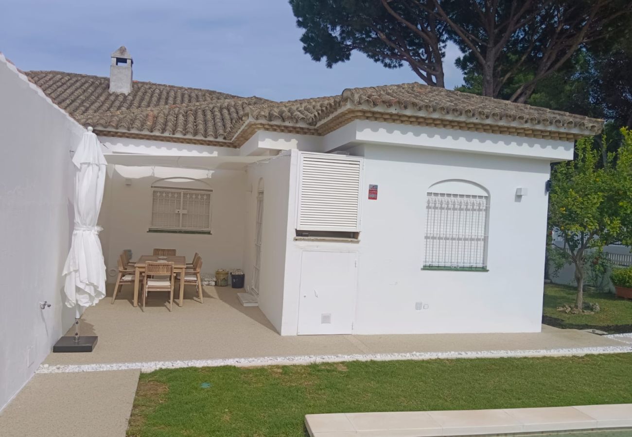 Cottage in Chiclana de la Frontera - R103 Chalet Zalamea