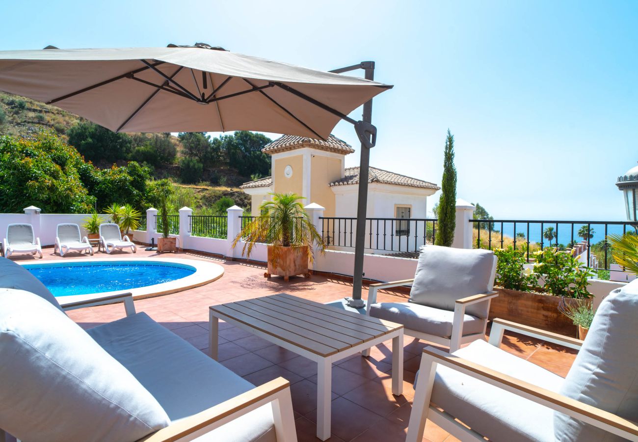 Villa in Torrox Costa - Villa Calidum: Private Pool Villa in Nerja