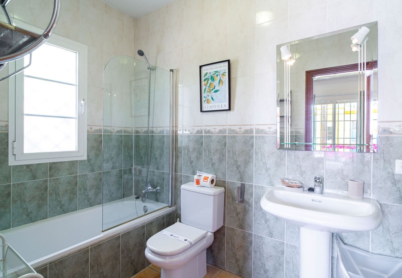 Villa in Torrox Costa - Villa Calidum: Private Pool Villa in Nerja