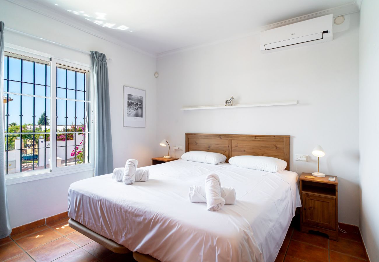 Villa in Torrox Costa - Villa Calidum: Private Pool Villa in Nerja