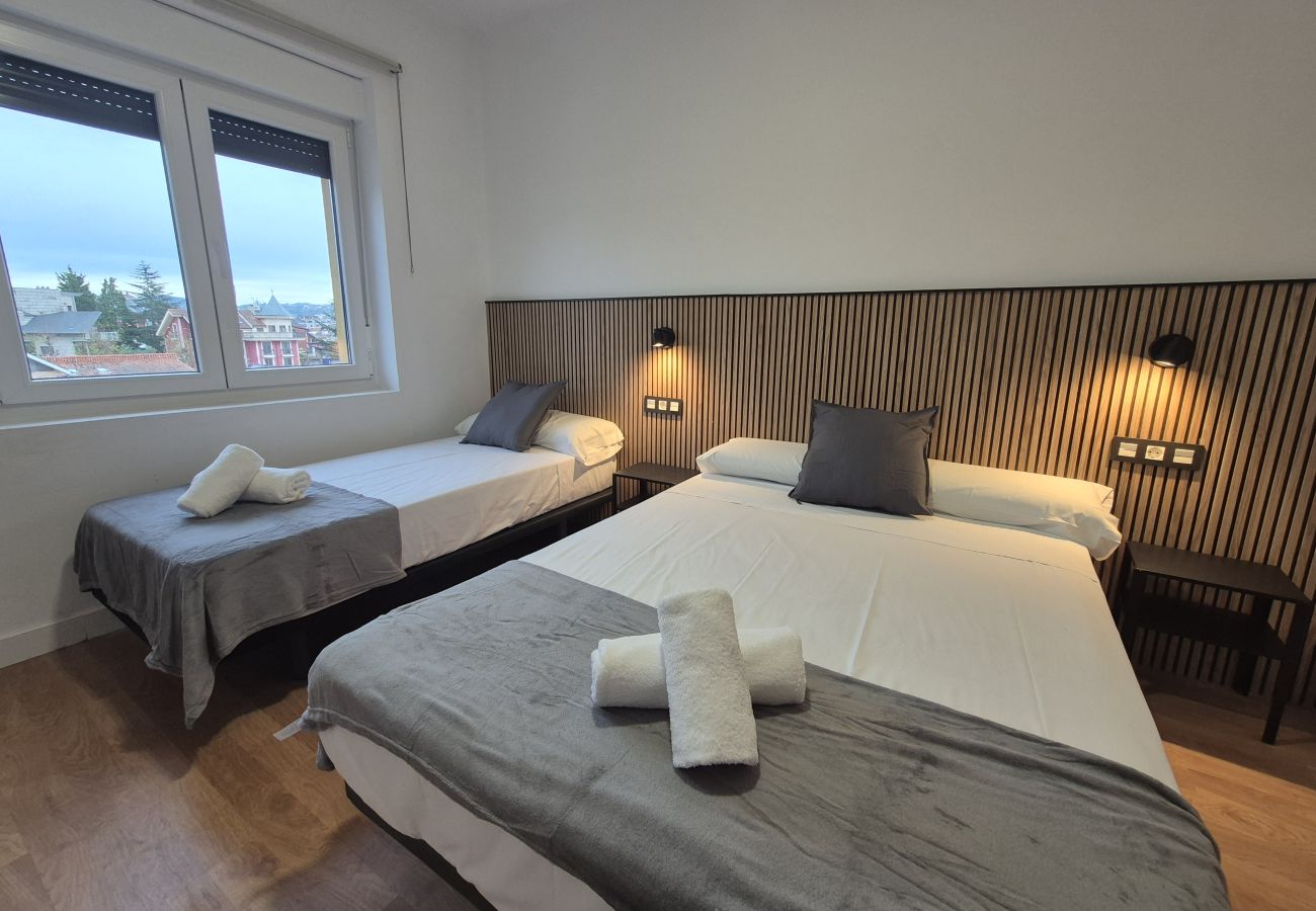 Apartment in Oviedo - 648D2 Apartamentos Mareval