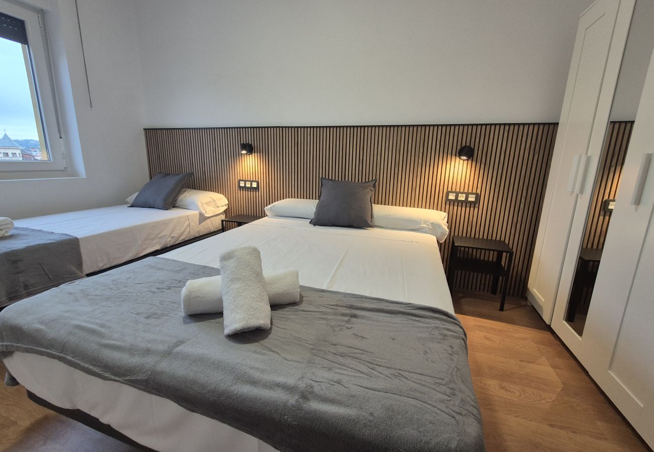 Apartment in Oviedo - 648D2 Apartamentos Mareval