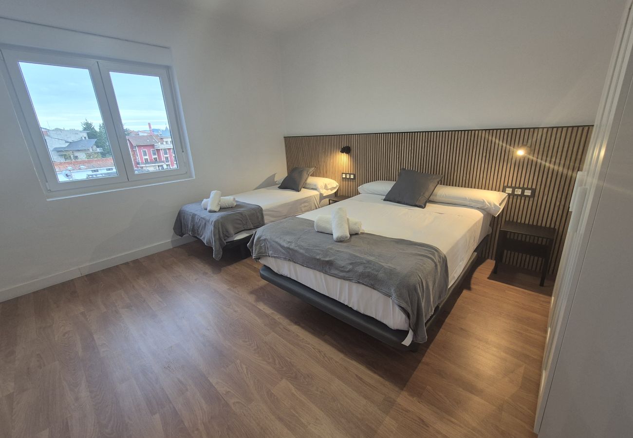 Apartment in Oviedo - 648D2 Apartamentos Mareval