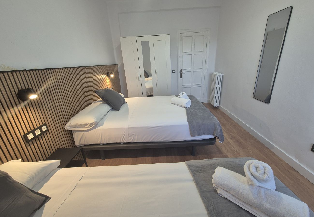 Apartment in Oviedo - 648D2 Apartamentos Mareval