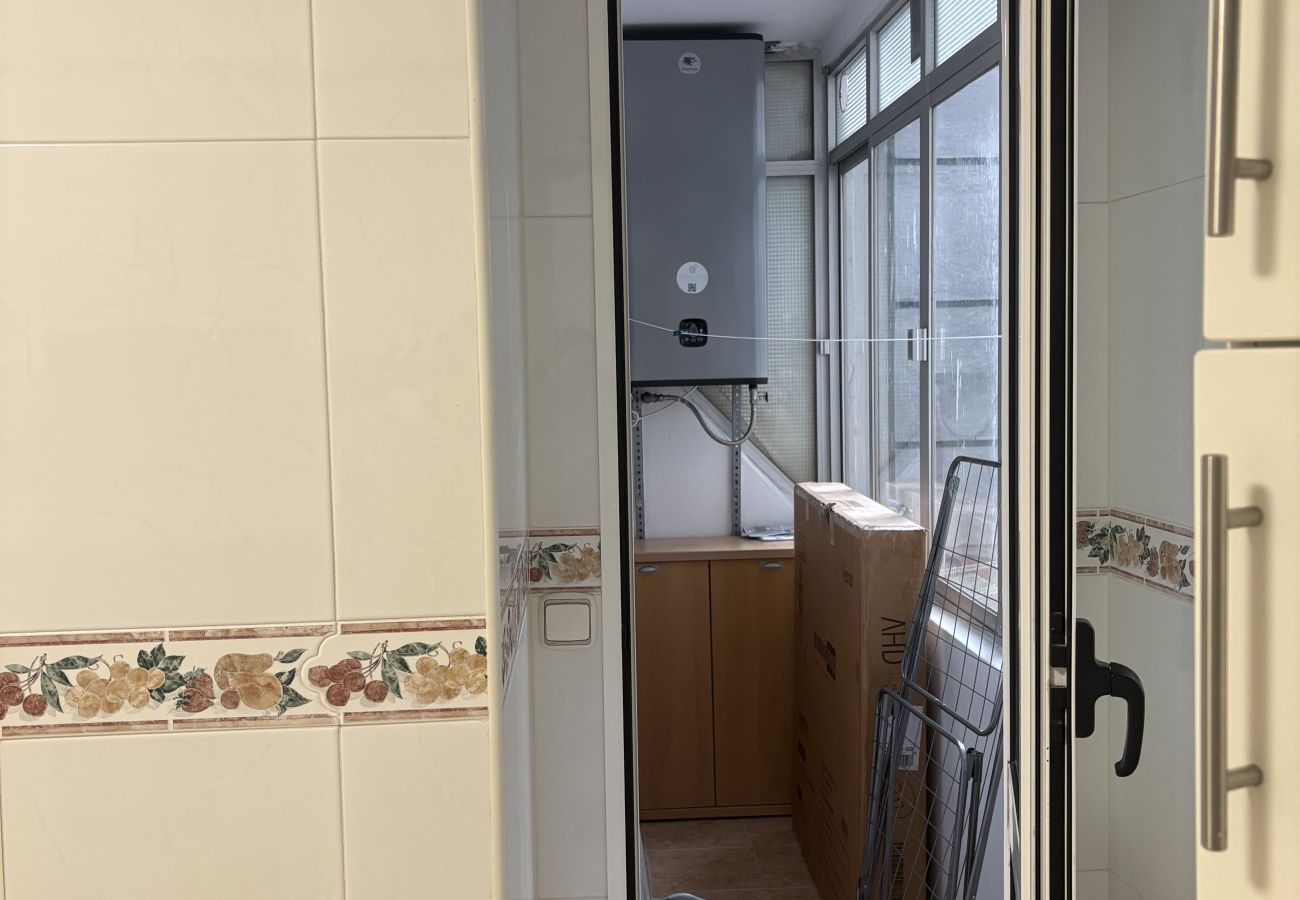 Apartment in Gijón - 1A143 Amplio apartamento junto a la playa con masc