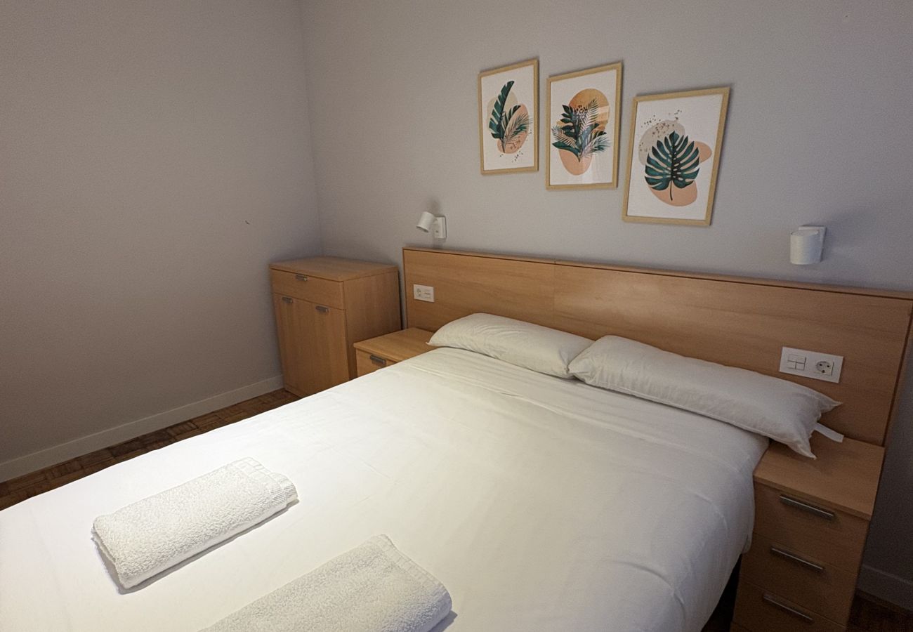 Apartment in Gijón - 1A143 Amplio apartamento junto a la playa con masc