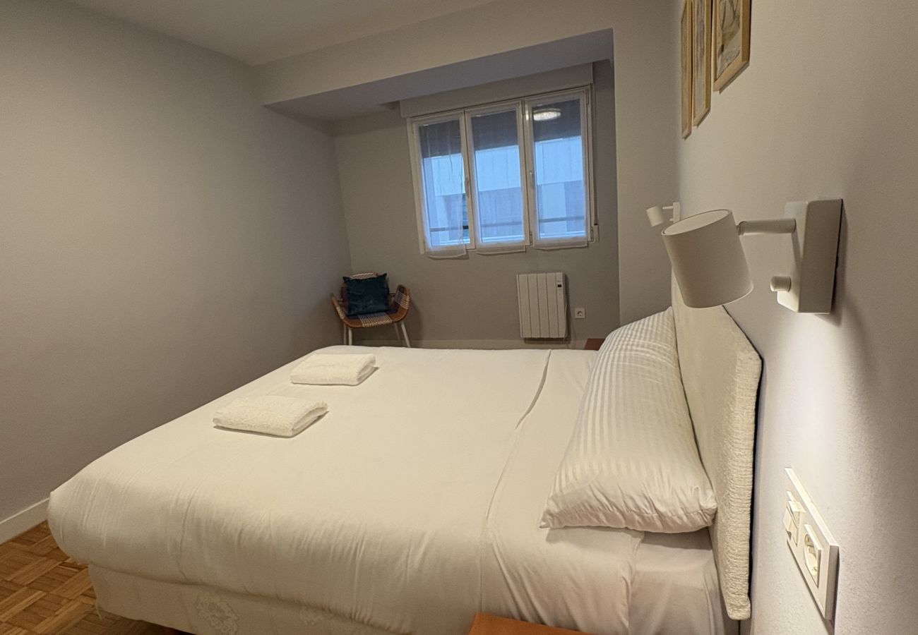 Apartment in Gijón - 1A143 Amplio apartamento junto a la playa con masc