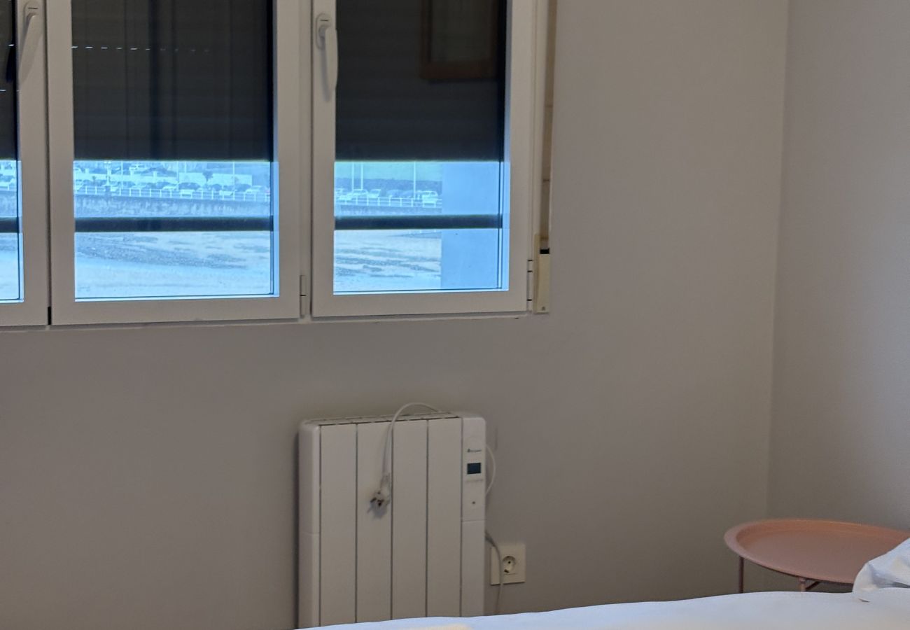 Apartment in Gijón - 1B143 Amplio moderno 3 dormitorios  primera linea