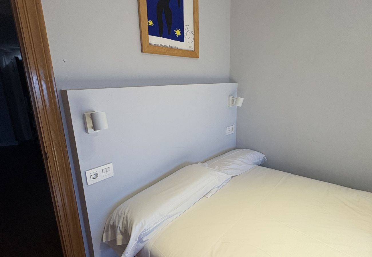 Apartment in Gijón - 1B143 Amplio moderno 3 dormitorios  primera linea