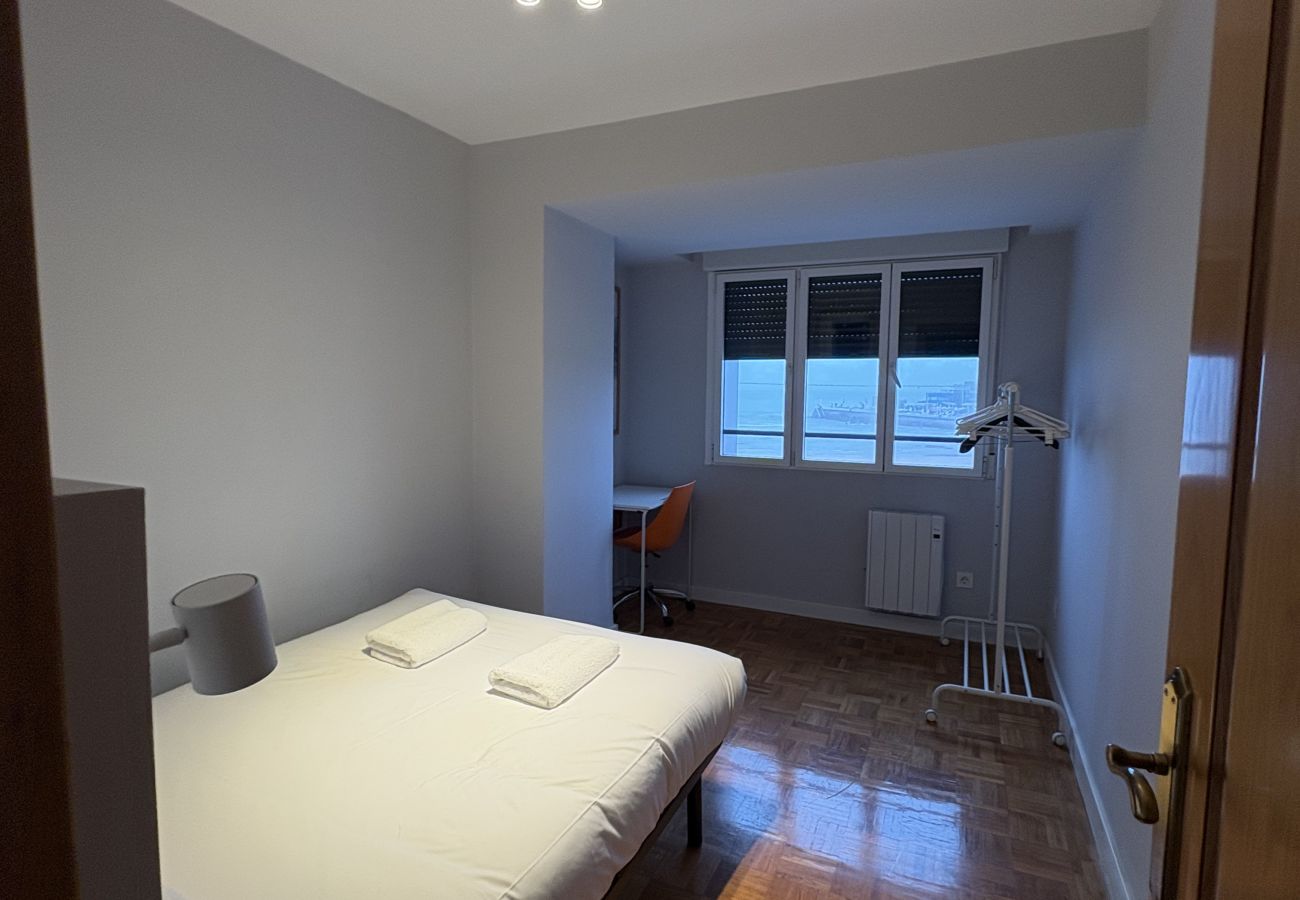 Apartment in Gijón - 1B143 Amplio moderno 3 dormitorios  primera linea