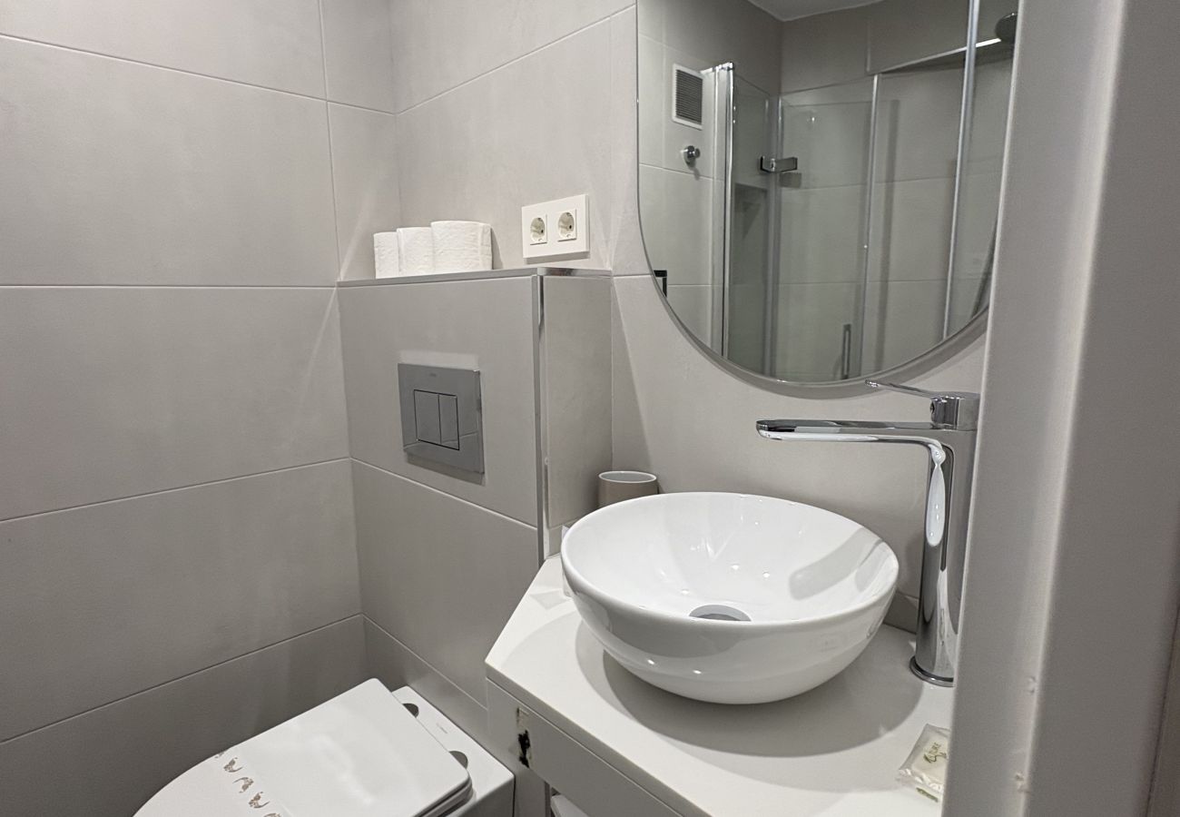 Apartment in Gijón - 1B143 Amplio moderno 3 dormitorios  primera linea