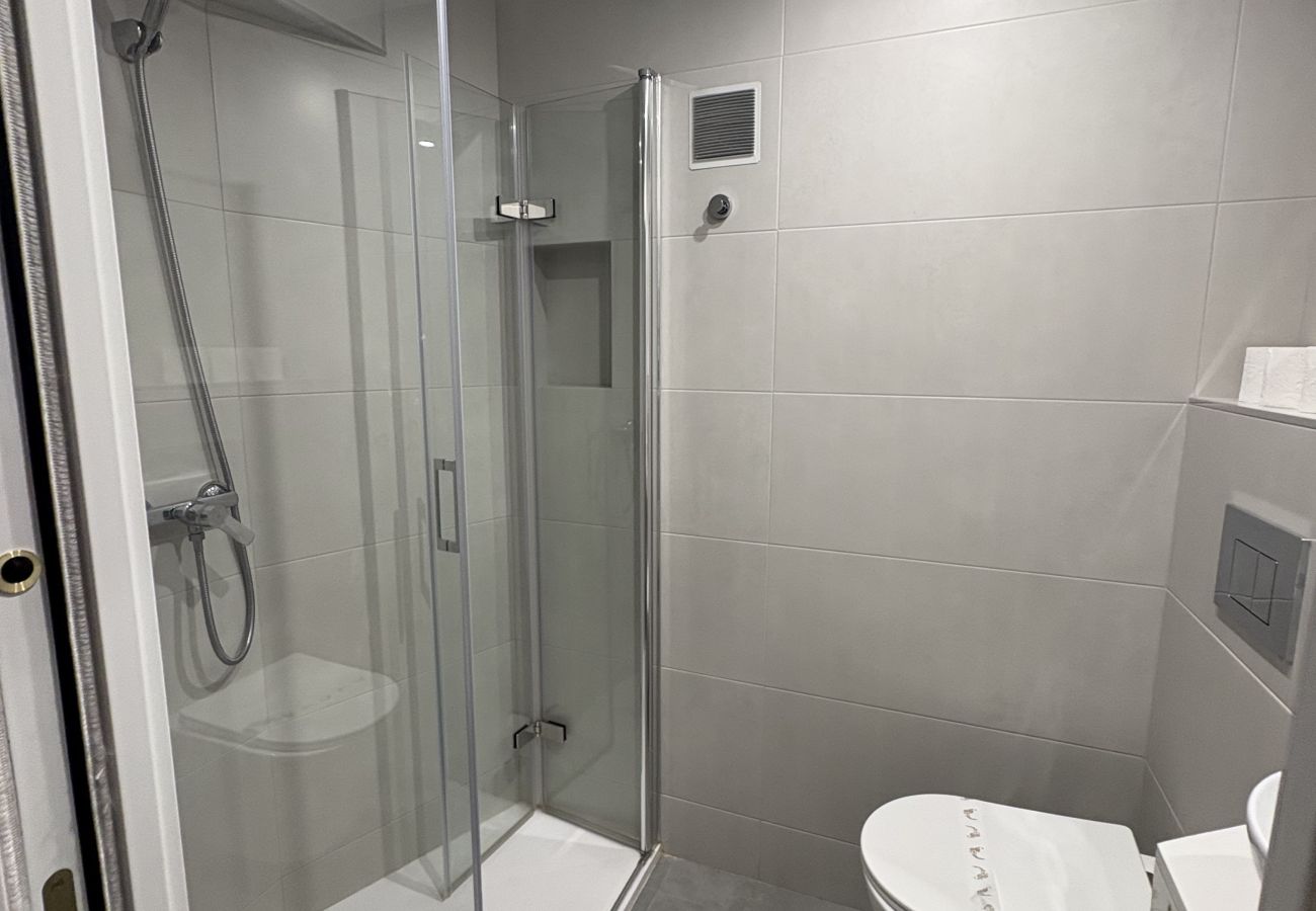 Apartment in Gijón - 1B143 Amplio moderno 3 dormitorios  primera linea