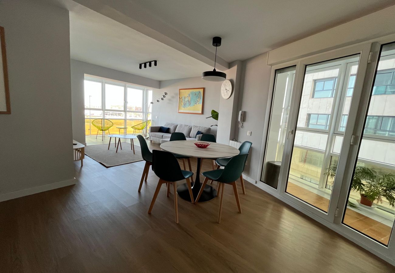 Apartment in Gijón - 1E143 5 dormitorios en primera linea de playa 