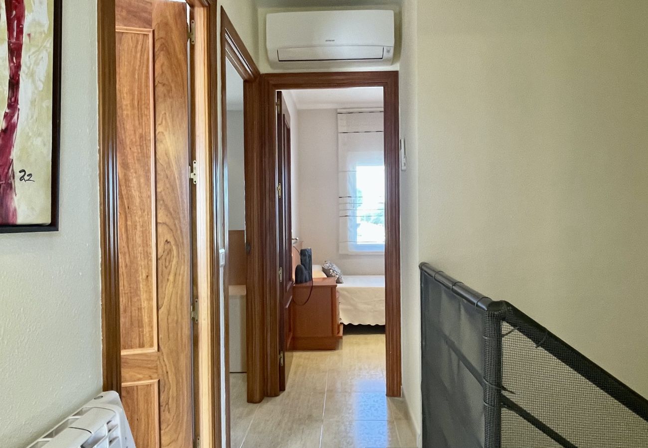 Townhouse in L'Escala - RAMBLA MALLOLS 9 CASA LIA