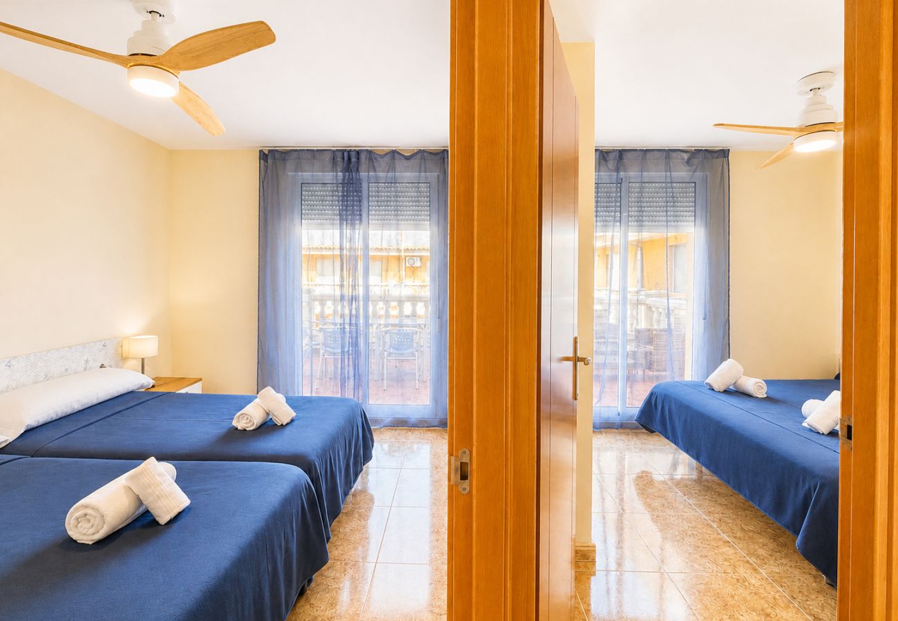 Apartment in Alcocebre / Alcossebre - Oasis Mediterraneo - Pet Friendly , Wifi y A/A