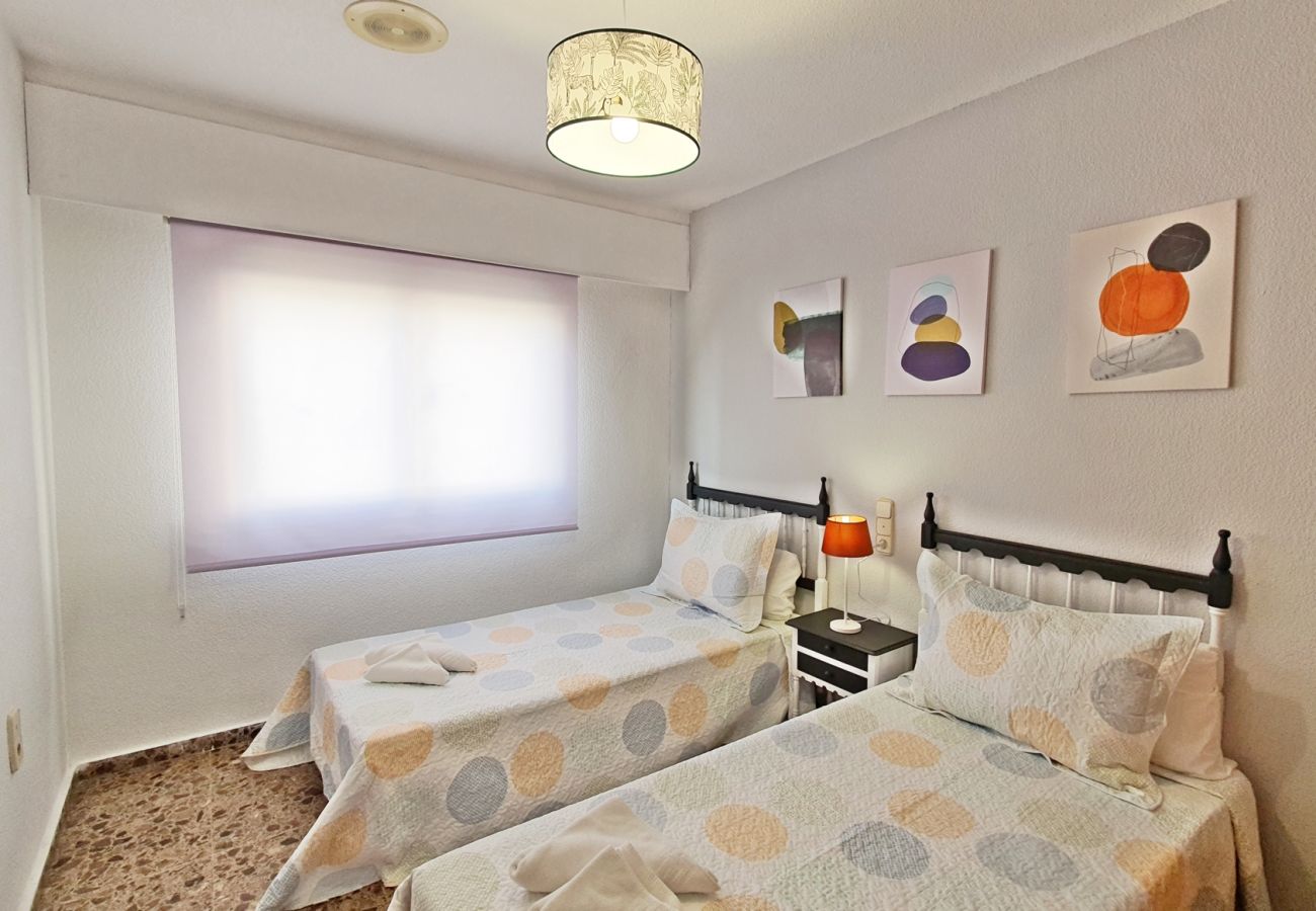 Apartment in Gandía - AGUAMARINA 2ª - 3 - IZQ