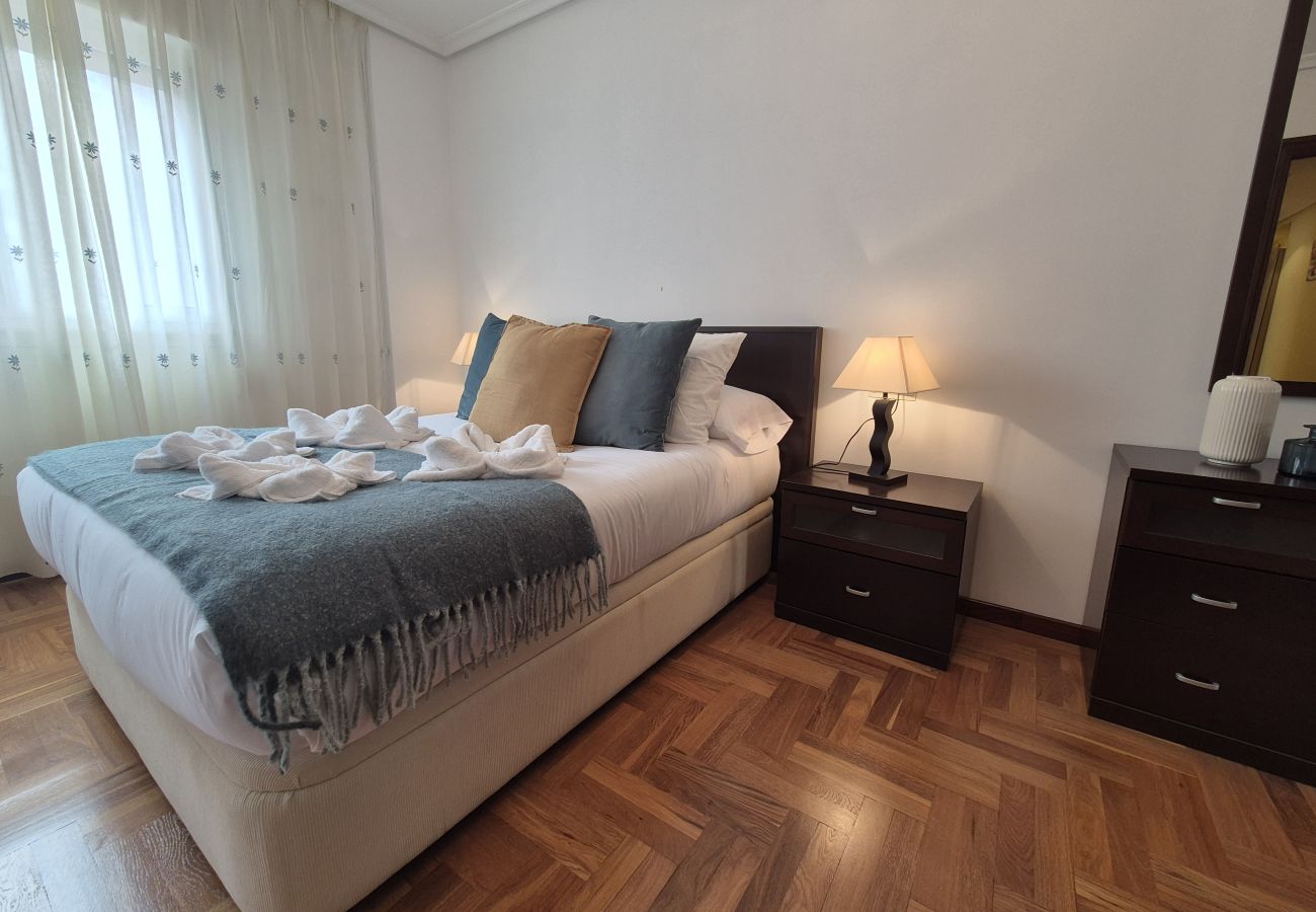 Apartment in Gijón - 1A149 ALQUILER TEMPORADA Céntrico en Gijón con dos