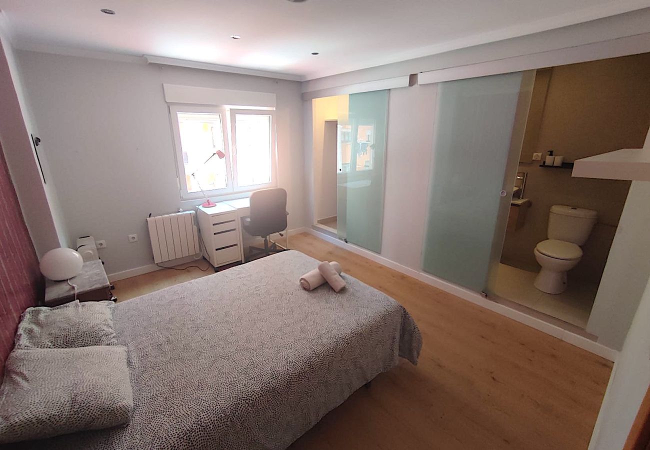 Apartment in Oviedo - 625B 4 Suites Pumarín