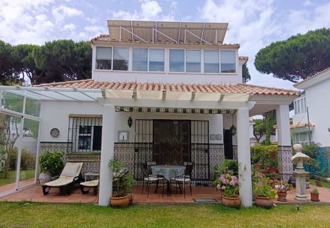 Villa in Chiclana de la Frontera - R279 Chalet Mesana