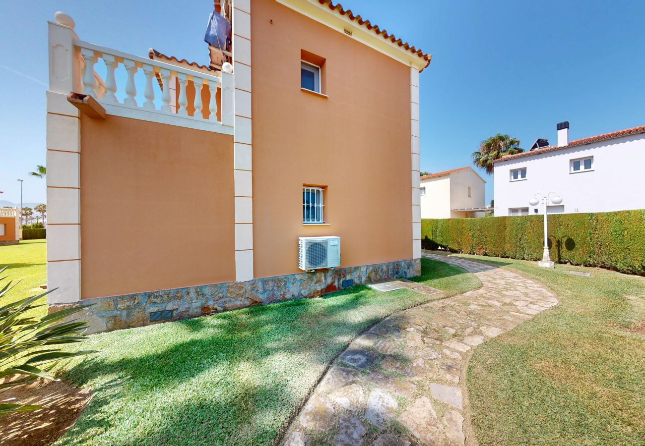 Apartment in Oliva - Club Sevilla VI 15A