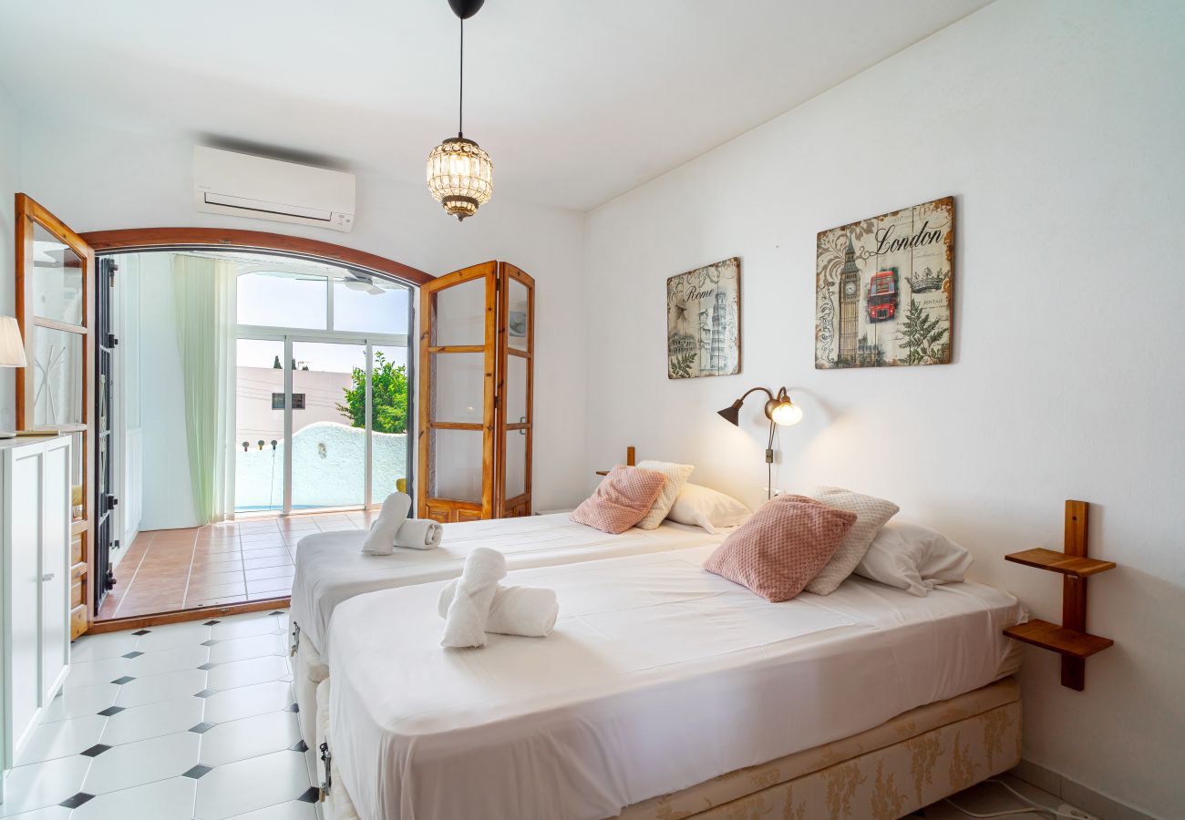 Terraced House in Nerja - Casa Rosa Splash Pool by Casasol