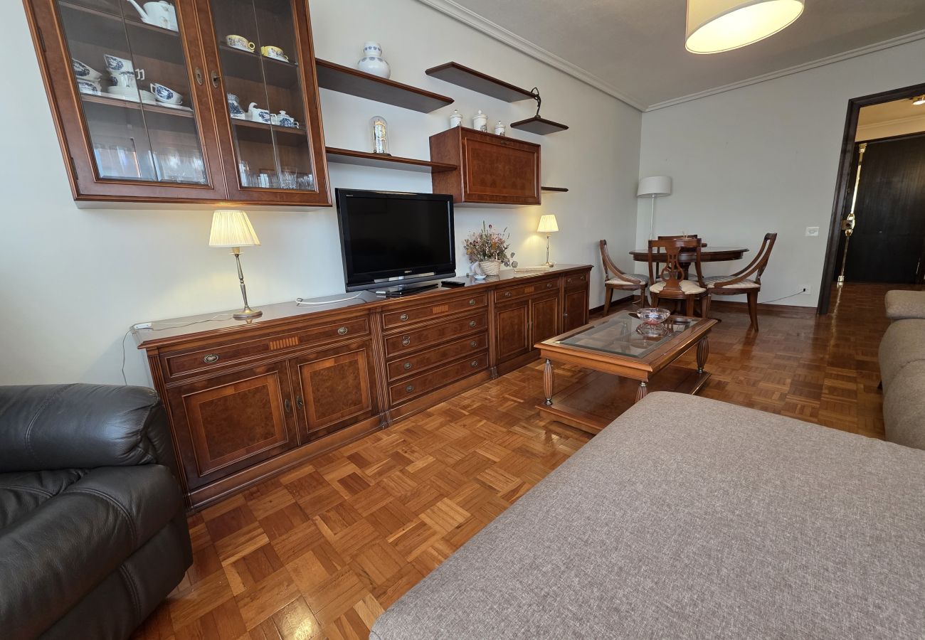 Apartment in Gijón - 1A159 Alquiler DE TERMPORADA 3 dormitorios