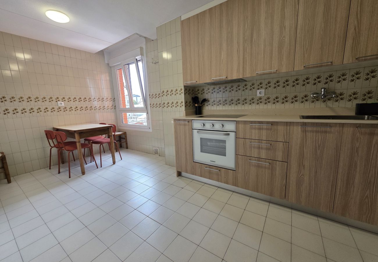 Apartment in Gijón - 1A159 Alquiler DE TERMPORADA 3 dormitorios