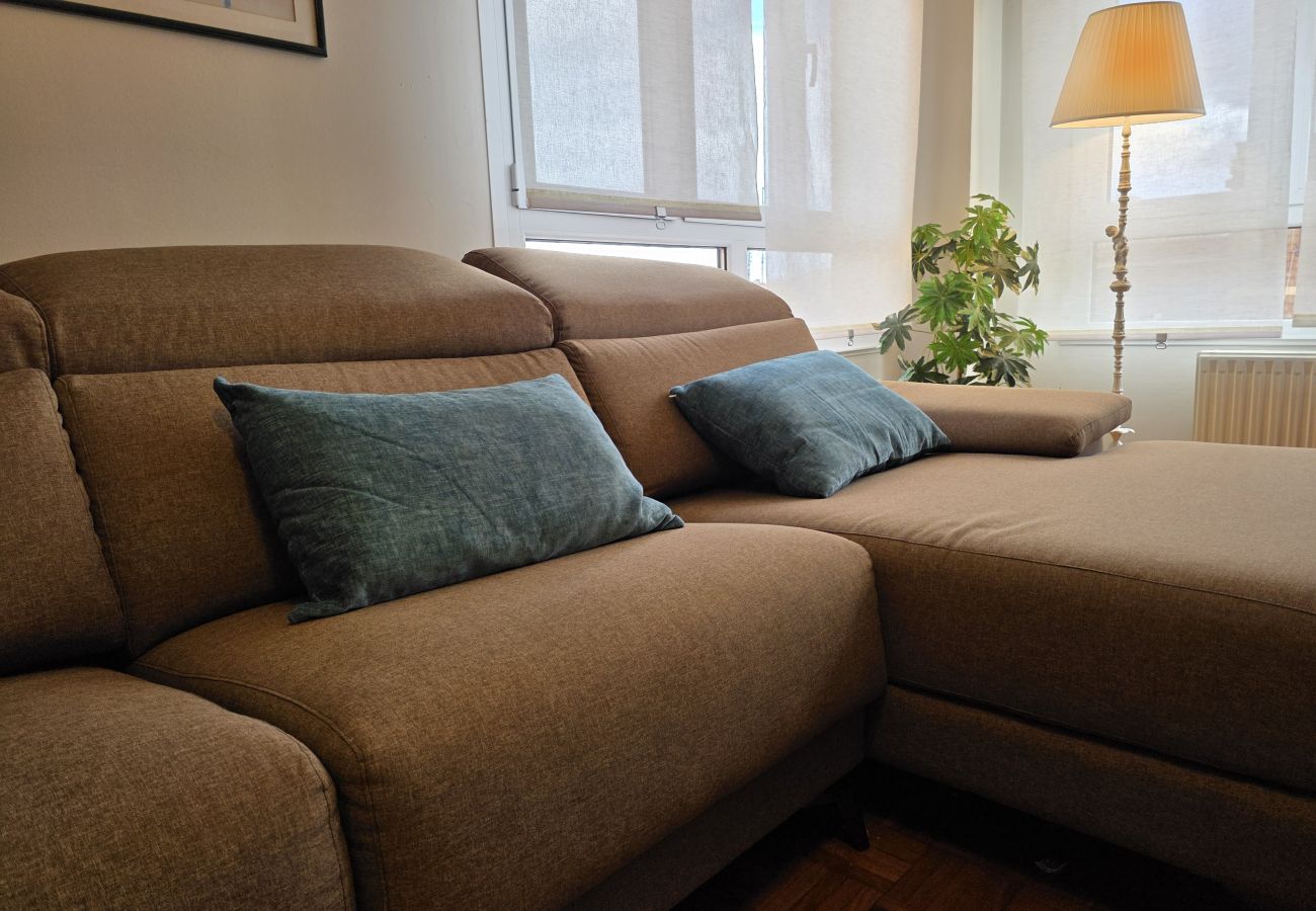 Apartment in Gijón - 1A159 Alquiler DE TERMPORADA 3 dormitorios