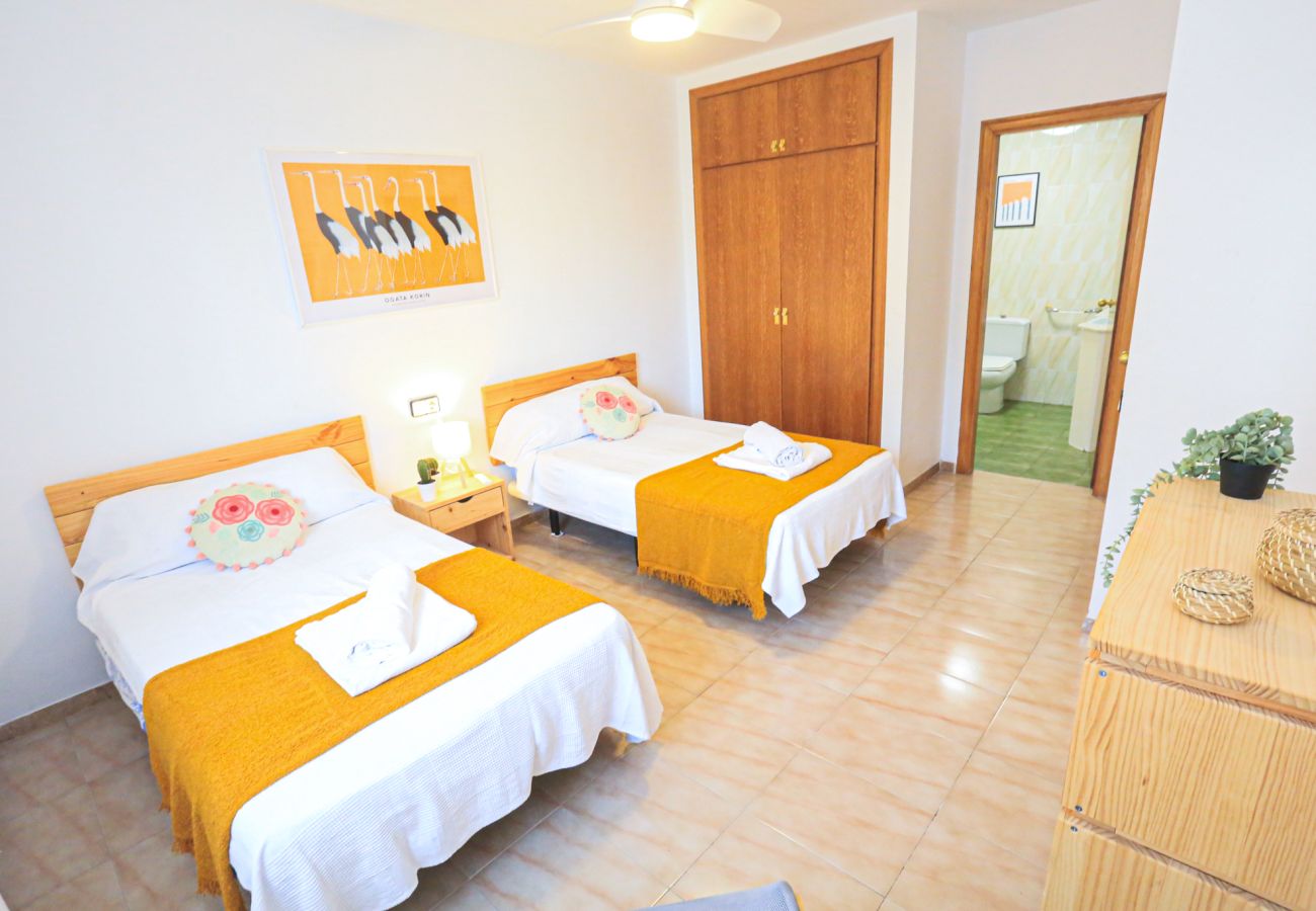 Apartment in Salou - LES COLUMNES