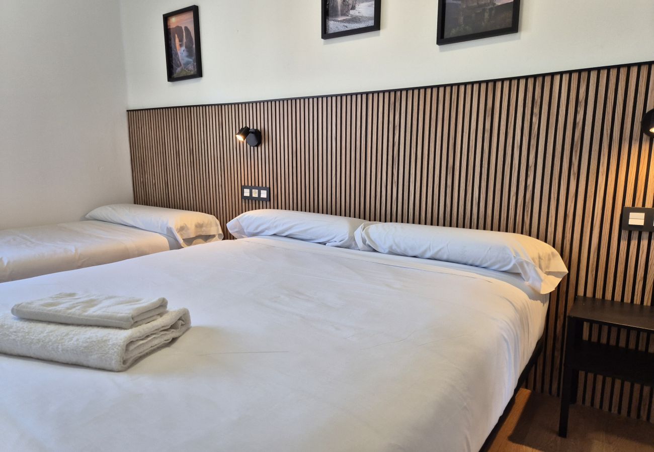 Apartment in Oviedo - 648A2 Apartamentos Mareval