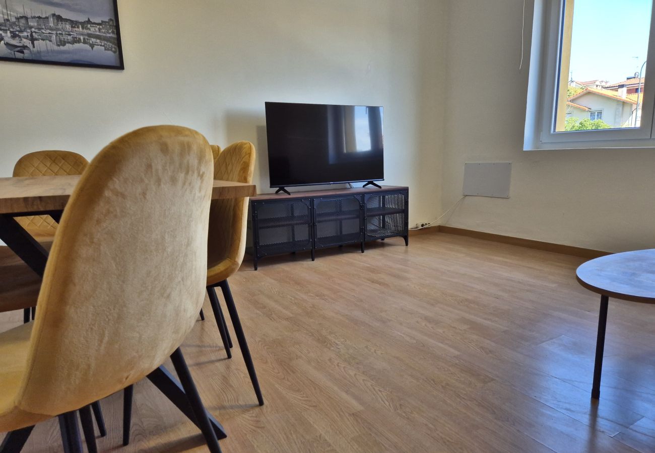 Apartment in Oviedo - 648A2 Apartamentos Mareval