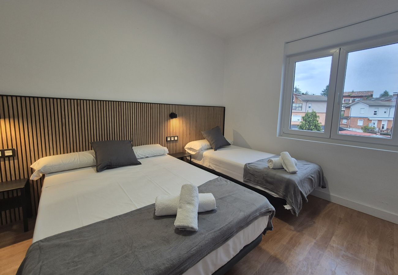 Apartment in Oviedo - 648D1 Apartamentos Mareval