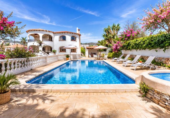 Villa in Calpe - AT363 Buenavista
