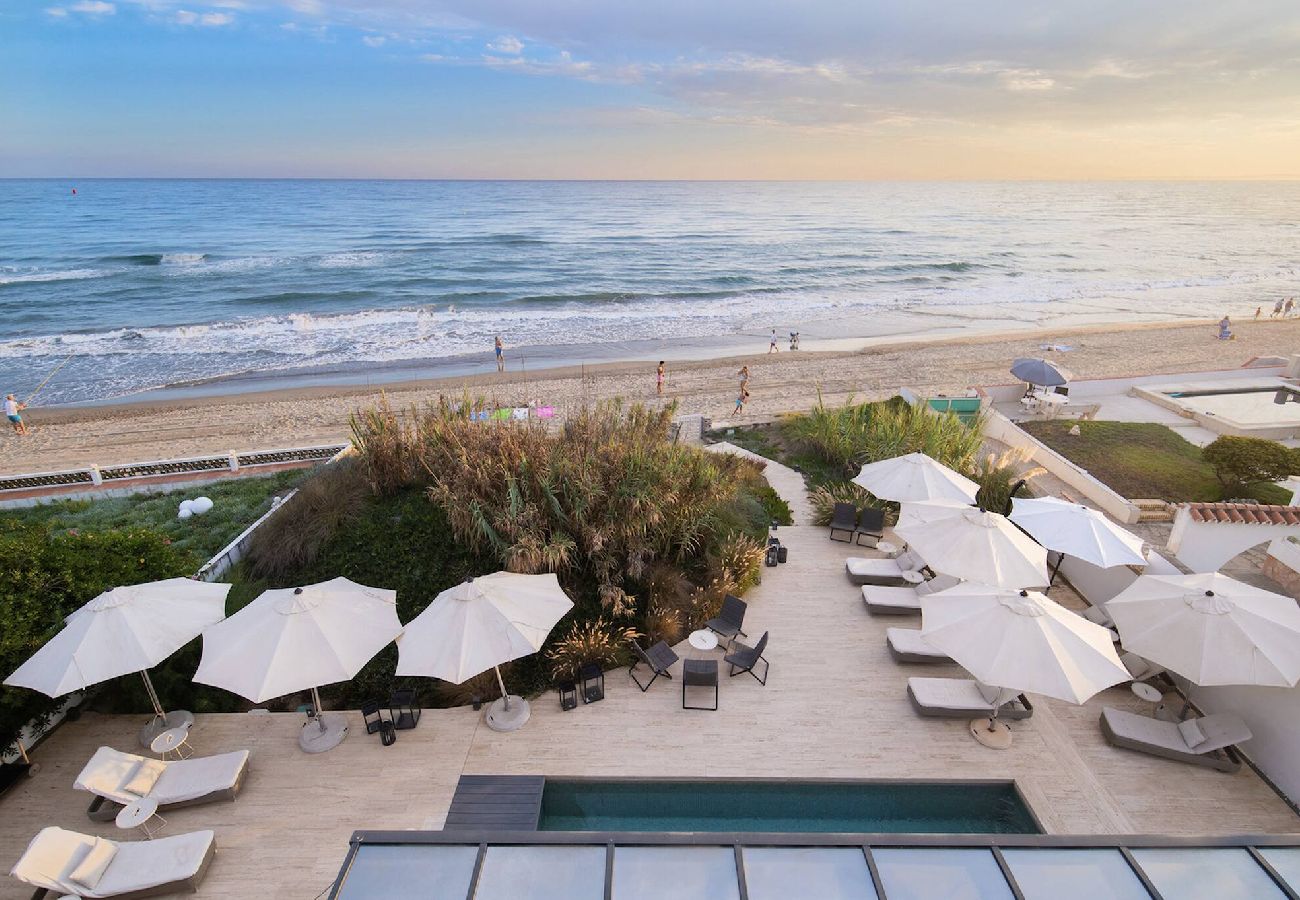 Villa in Marbella - 3326 Costabella Frontline