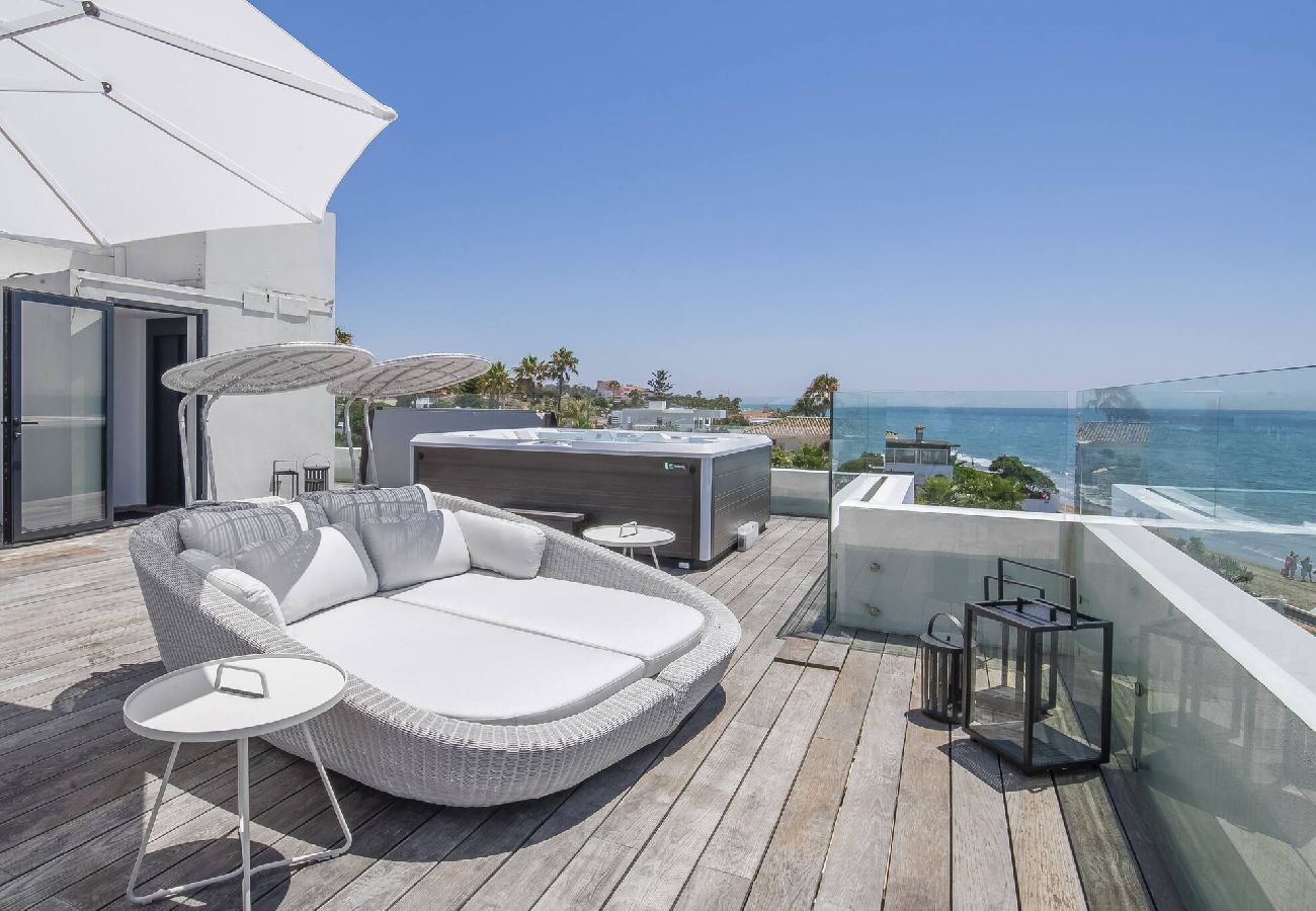 Villa in Marbella - 3326 Costabella Frontline
