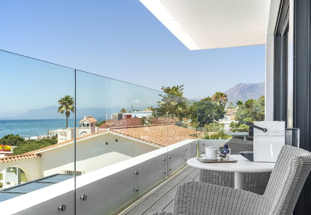 Villa in Marbella - 3326 Costabella Frontline