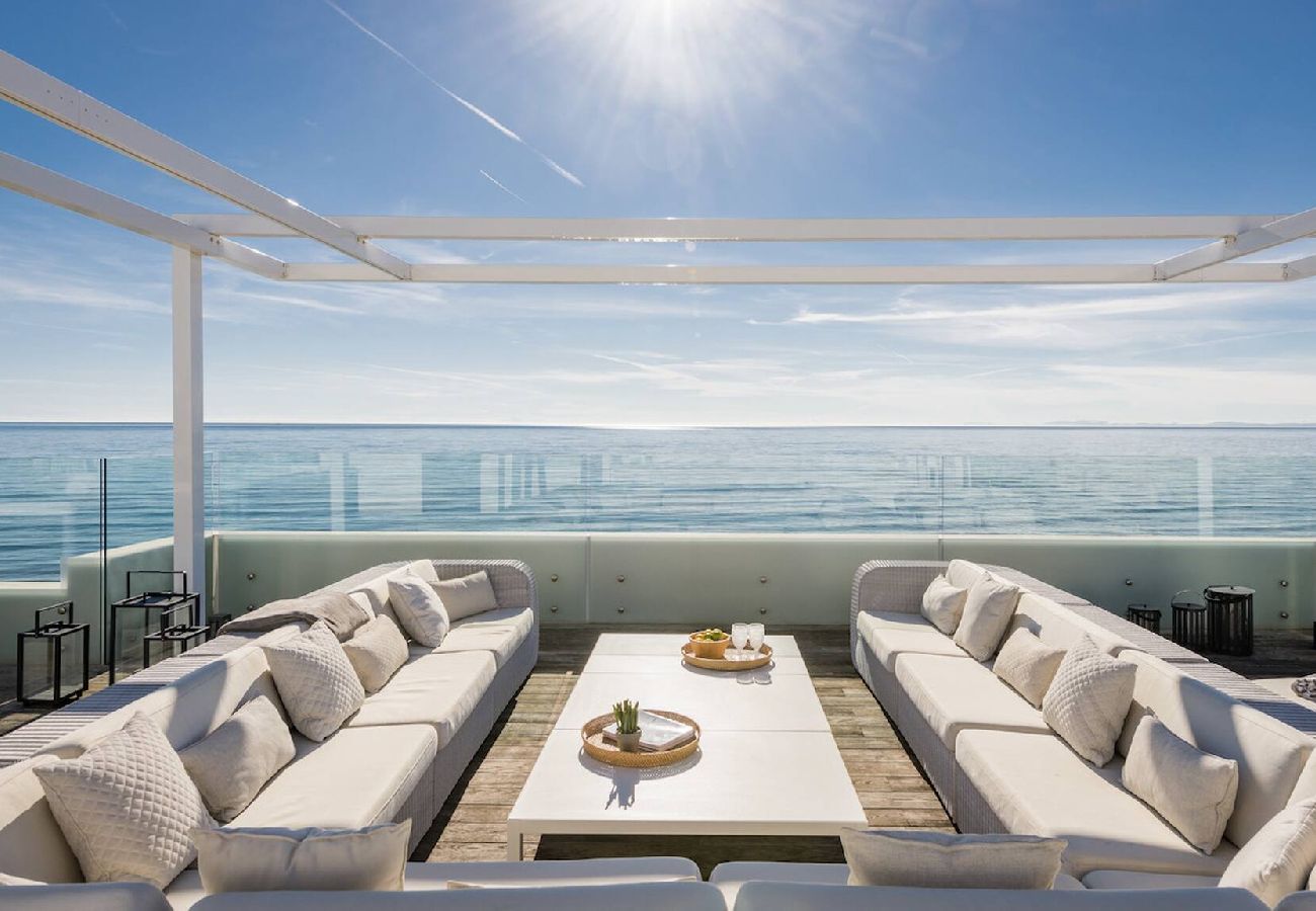 Villa in Marbella - 3326 Costabella Frontline
