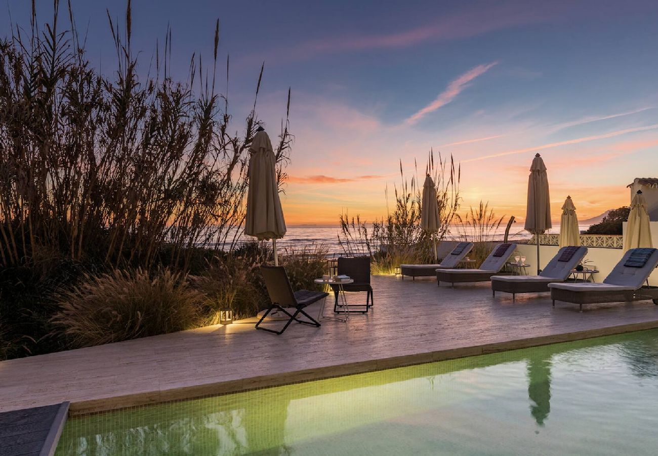 Villa in Marbella - 3326 Costabella Frontline