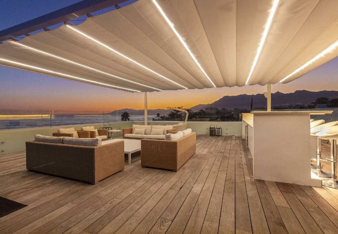 Villa in Marbella - 3326 Costabella Frontline