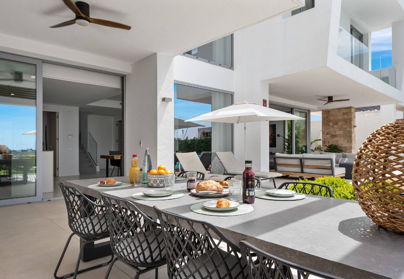 Villa in Marbella - 3301 Villa Mariposa (r3907066)