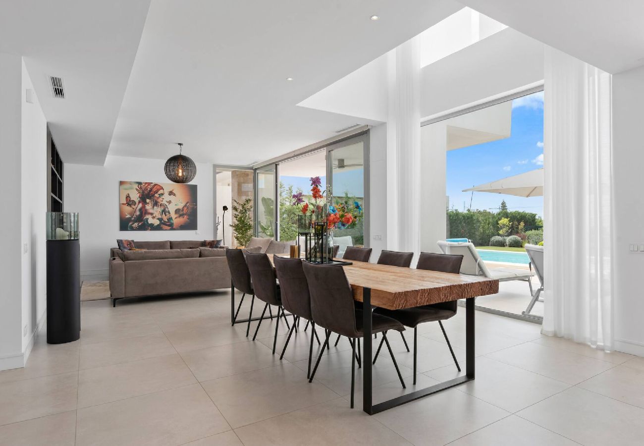 Villa in Marbella - 3301 Villa Mariposa (r3907066)