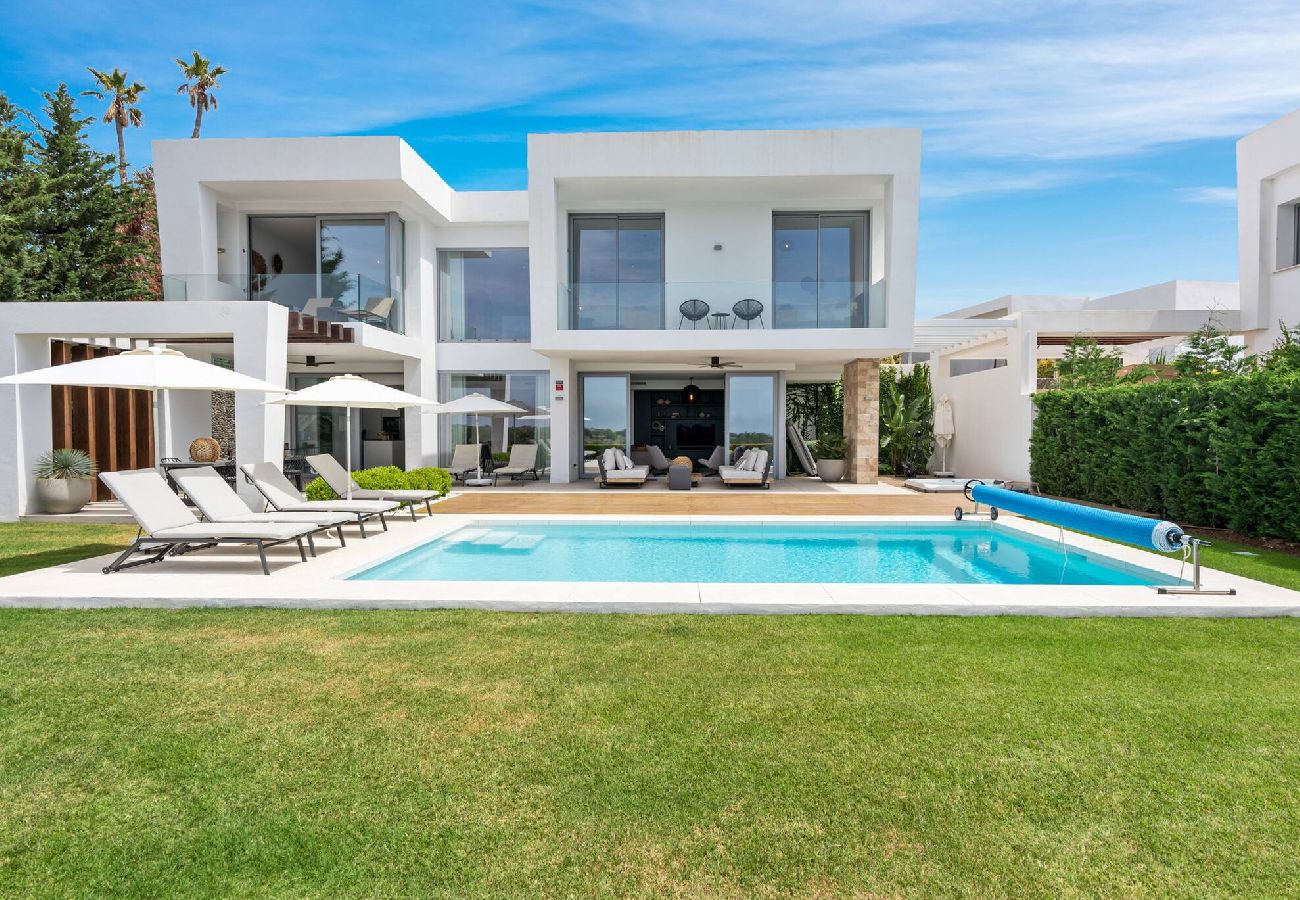 Villa in Marbella - 3301 Villa Mariposa (r3907066)