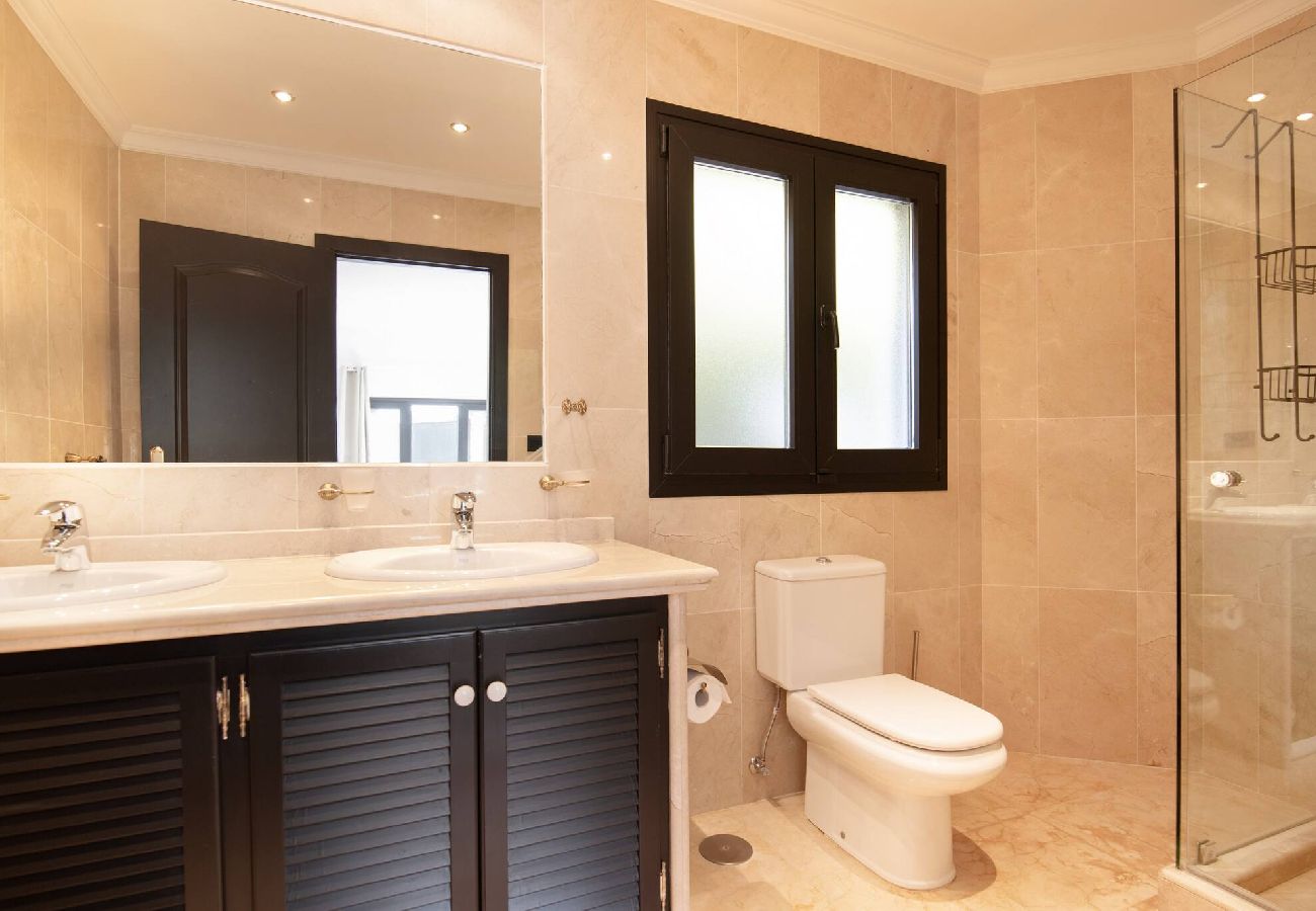 Villa in Marbella - 3310 Villa Flores (r3261154)