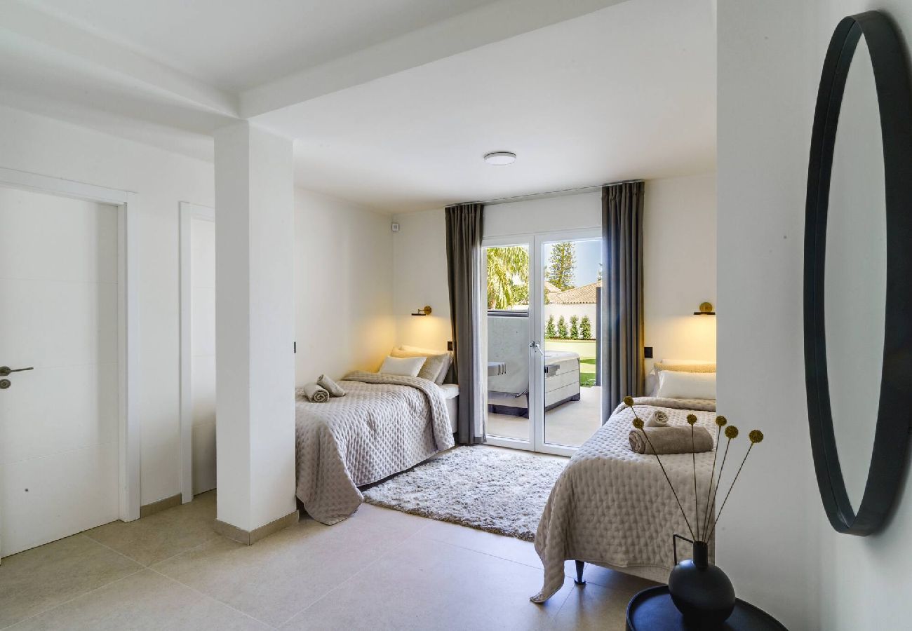 House in Marbella - 3327 Villa La Petanque