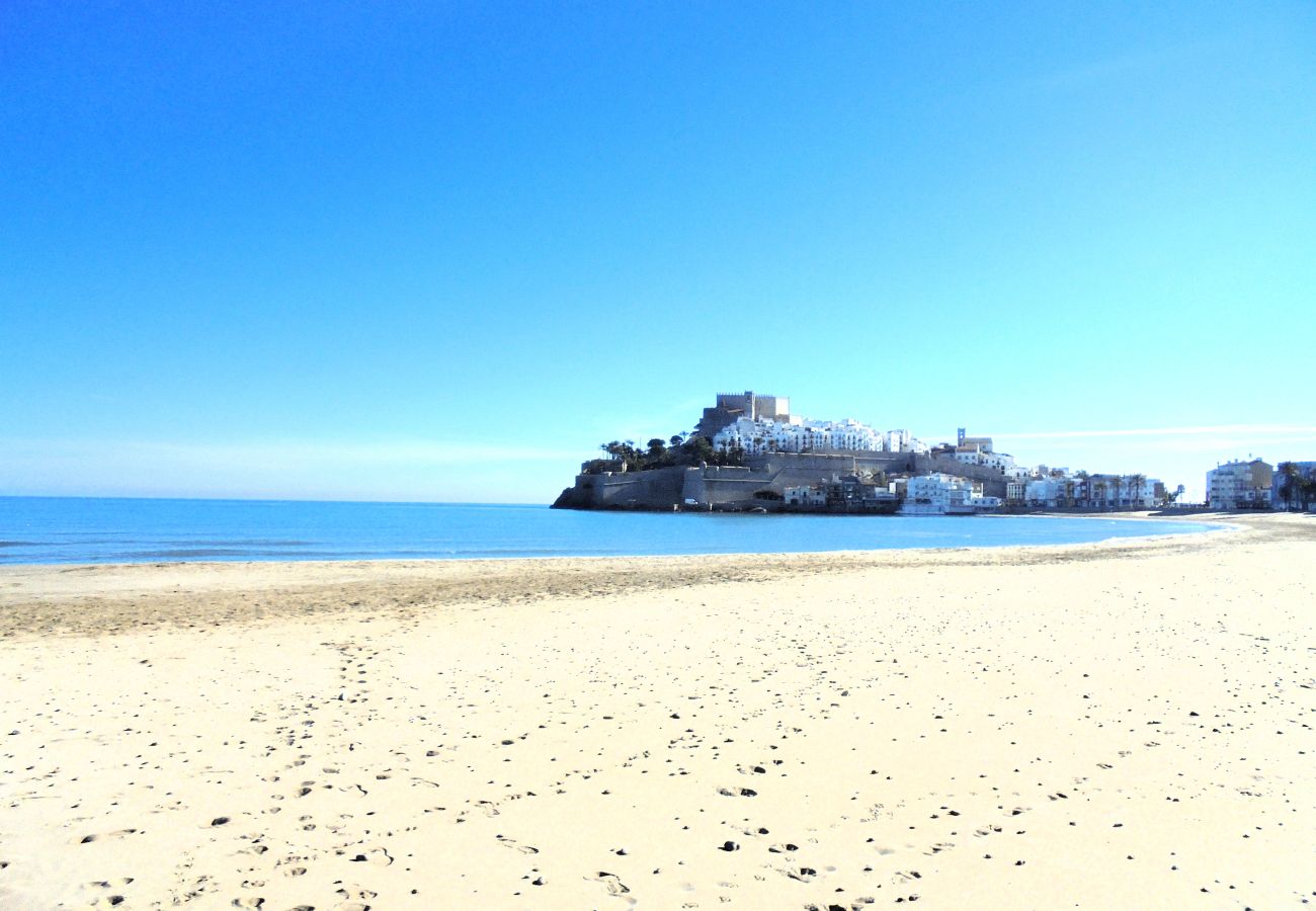 Apartment in Peñiscola - Peñiscola Playa 1ª LInea con Aire