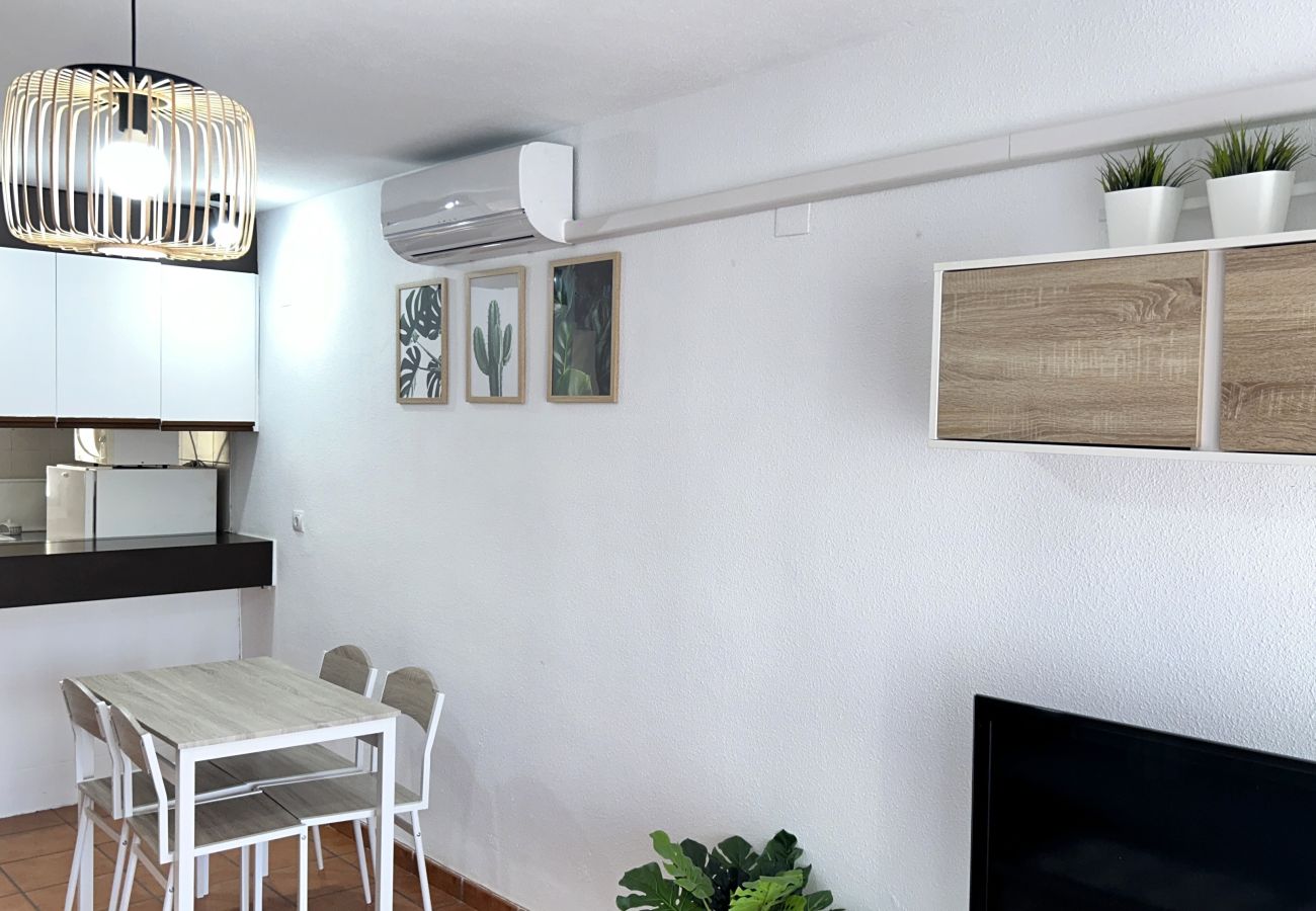 Apartment in Peñiscola - Peñiscola Playa 1ª LInea con Aire
