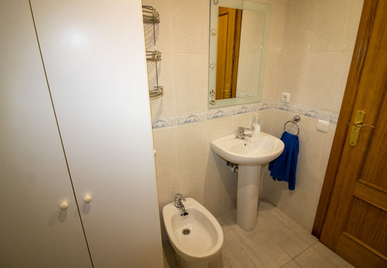 Apartment in Alcocebre / Alcossebre - Bajo frente a la piscina - Playa Cargador