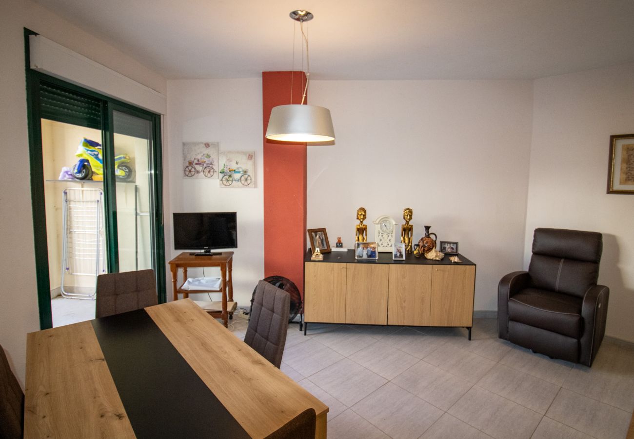 Apartment in Alcocebre / Alcossebre - Bajo frente a la piscina - Playa Cargador