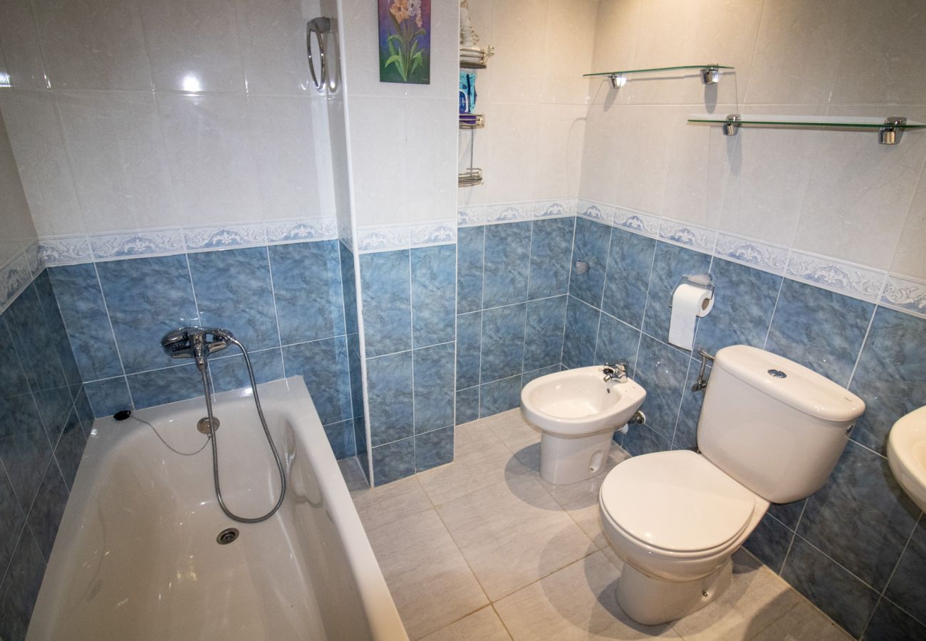 Apartment in Alcocebre / Alcossebre - Bajo frente a la piscina - Playa Cargador